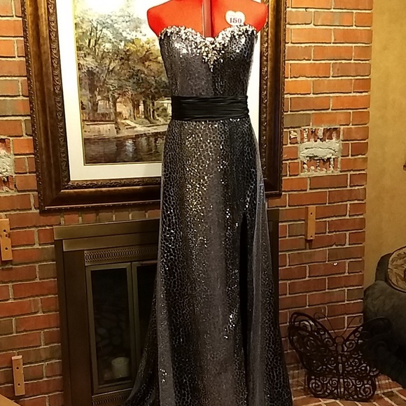 Dresses & Skirts - NWOT Sz 16 black silver sequin Prom dress